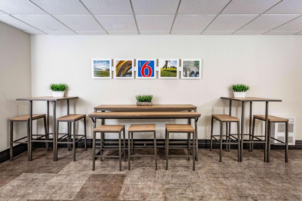 Motel 6-Saskatoon, Sk Zewnętrze zdjęcie
